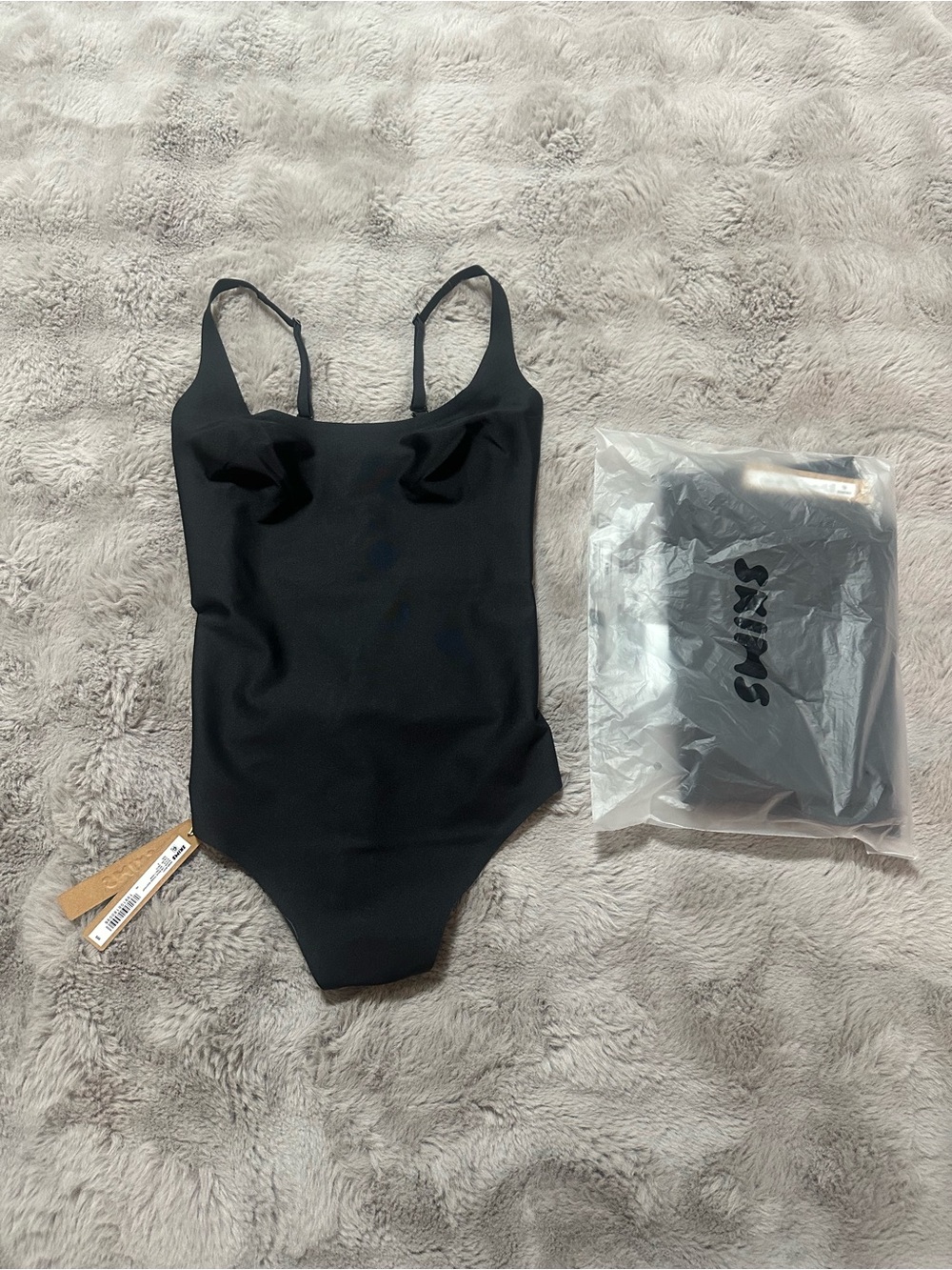 NWT SKIMS BODY SCOOP LOW BACK THONG BODYSUIT Size Small Onxy